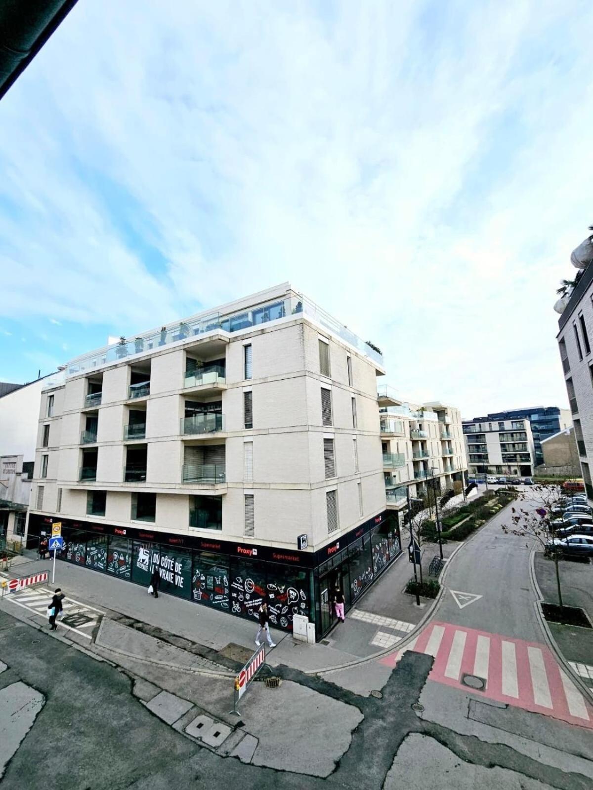 New 1 Bedroom Flat In Center - Gar68